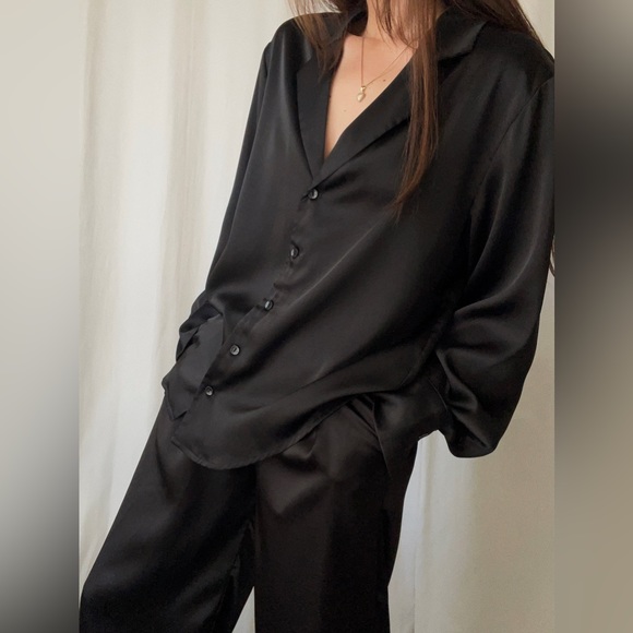 LAST S • ELLE SATIN SET 🆕 — In BLACK - Picture 3 of 13